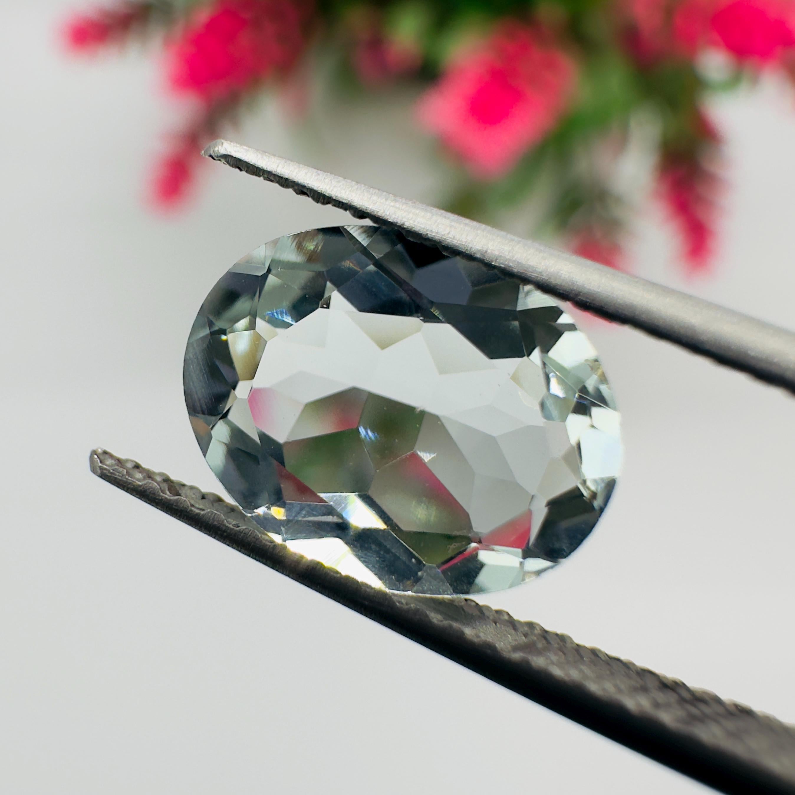 Natural Aquamarine Faceted Oval Cut Loose Gemstone 2.20 Carat AAA Light Blue Aquamarine Stone for Fine Jewelry Making
