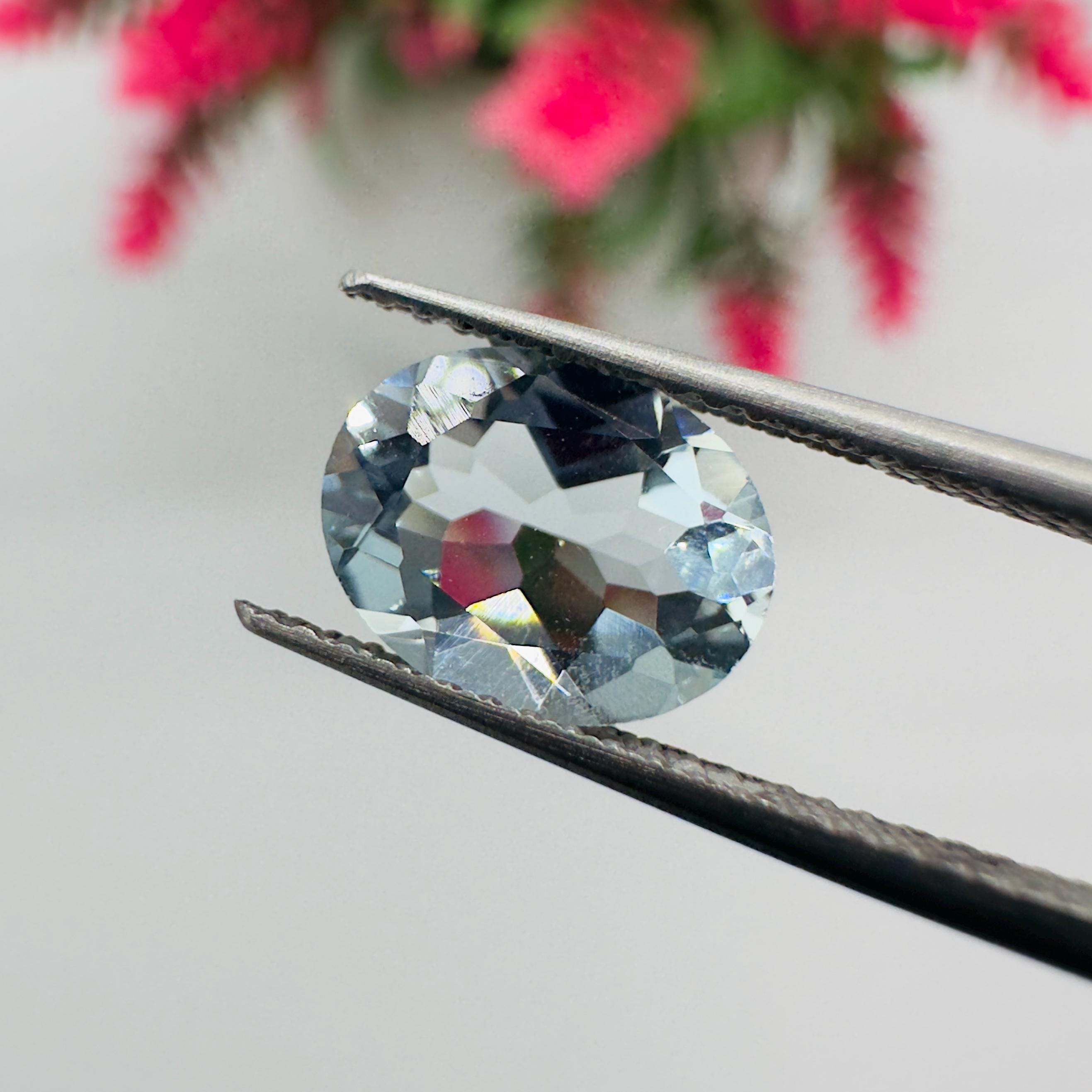 Natural Aquamarine Faceted Oval Cut Loose Gemstone 1.60 Carat AAA Light Blue Aquamarine Stone for Fine Jewelry Making