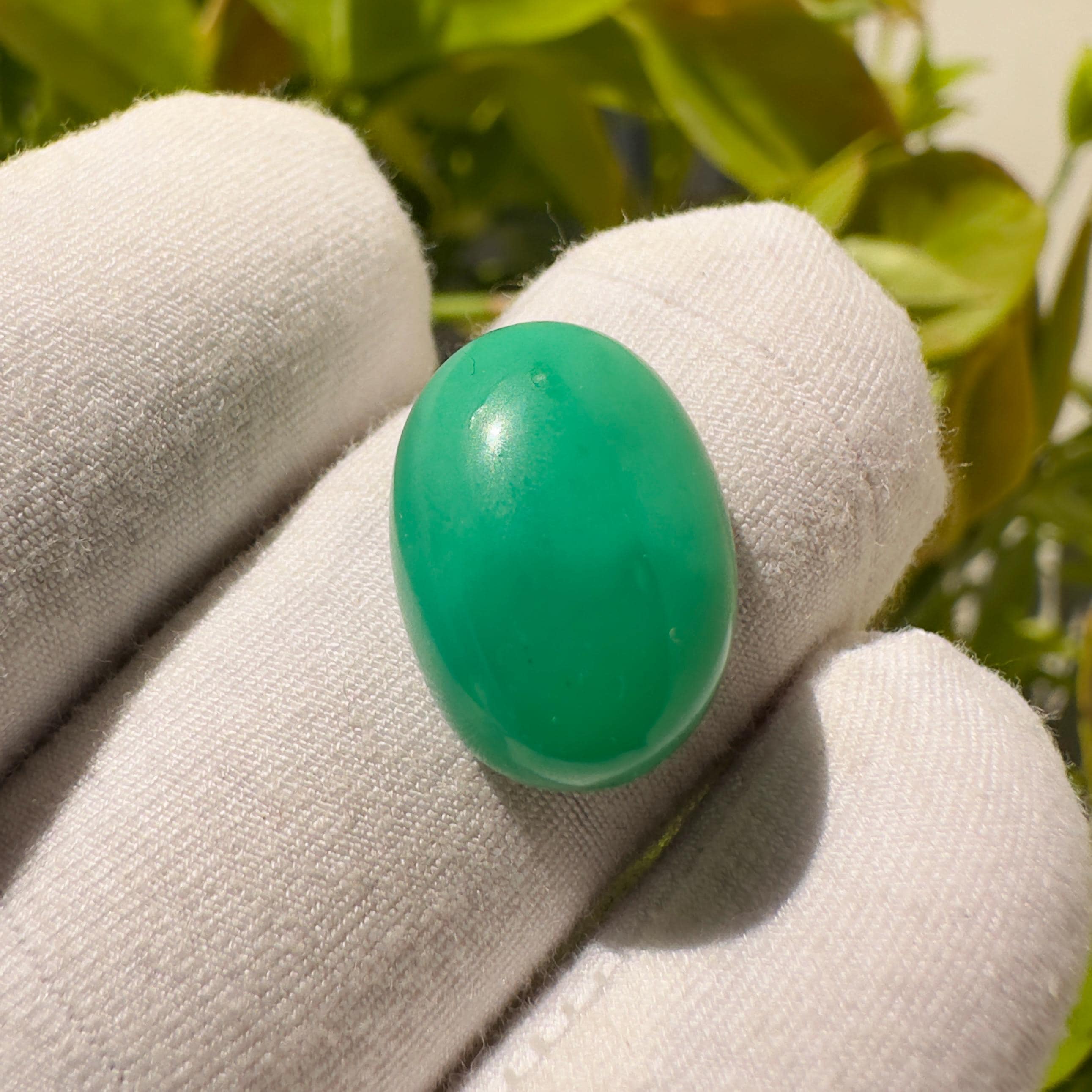 Natural Chrysoprase Oval Cabochon Loose Gemstone 10 Carat AAA Green Chrysoprase Stone for Jewelry Making