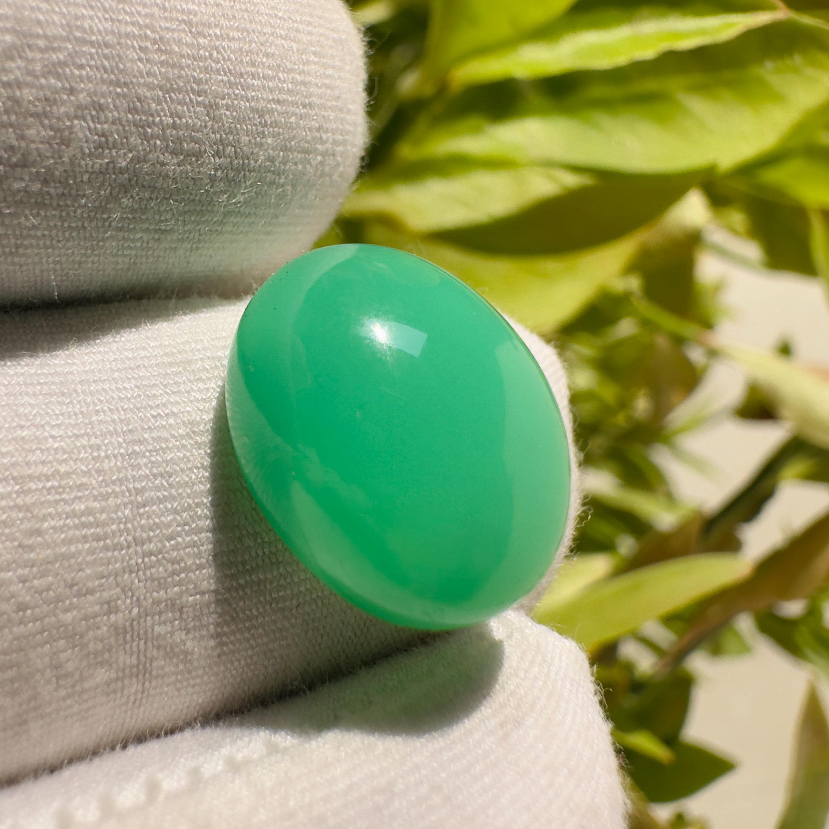 Natural Chrysoprase Oval Cabochon Loose Gemstone 10.30 Carat Green Chrysoprase Stone for Jewelry Making