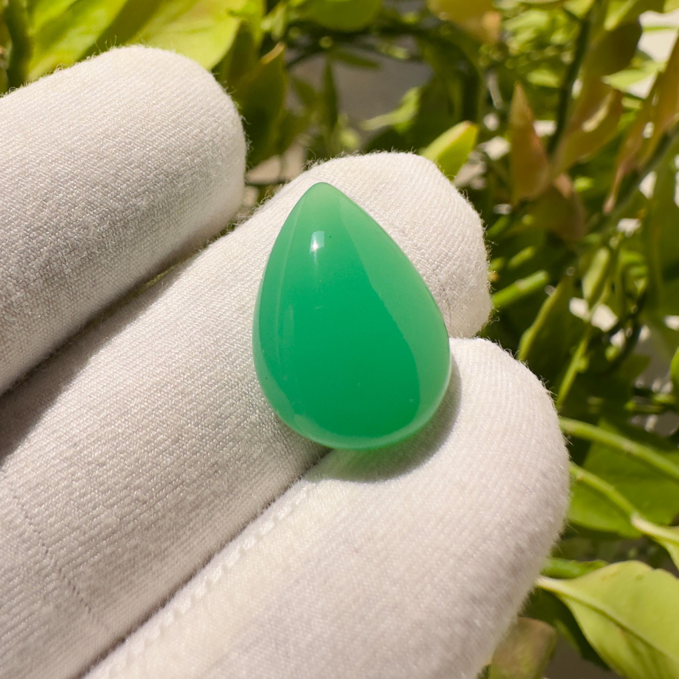 Natural Chrysoprase Pear Cabochon Loose Gemstone 11.45 Carat Green Chrysoprase Stone for Jewelry Making
