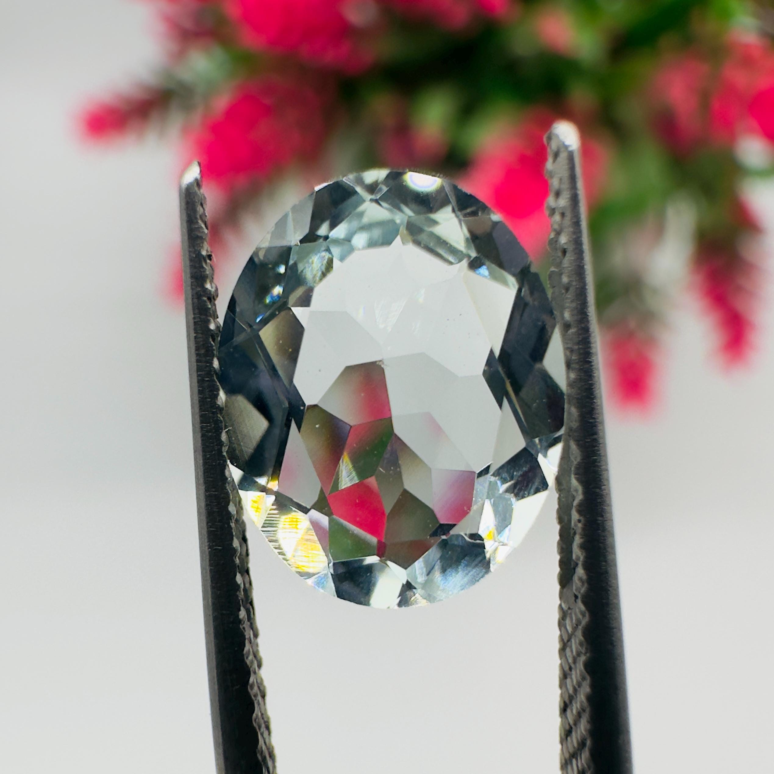 Natural Aquamarine Faceted Oval Cut Loose Gemstone 2.20 Carat AAA Light Blue Aquamarine Stone for Fine Jewelry Making