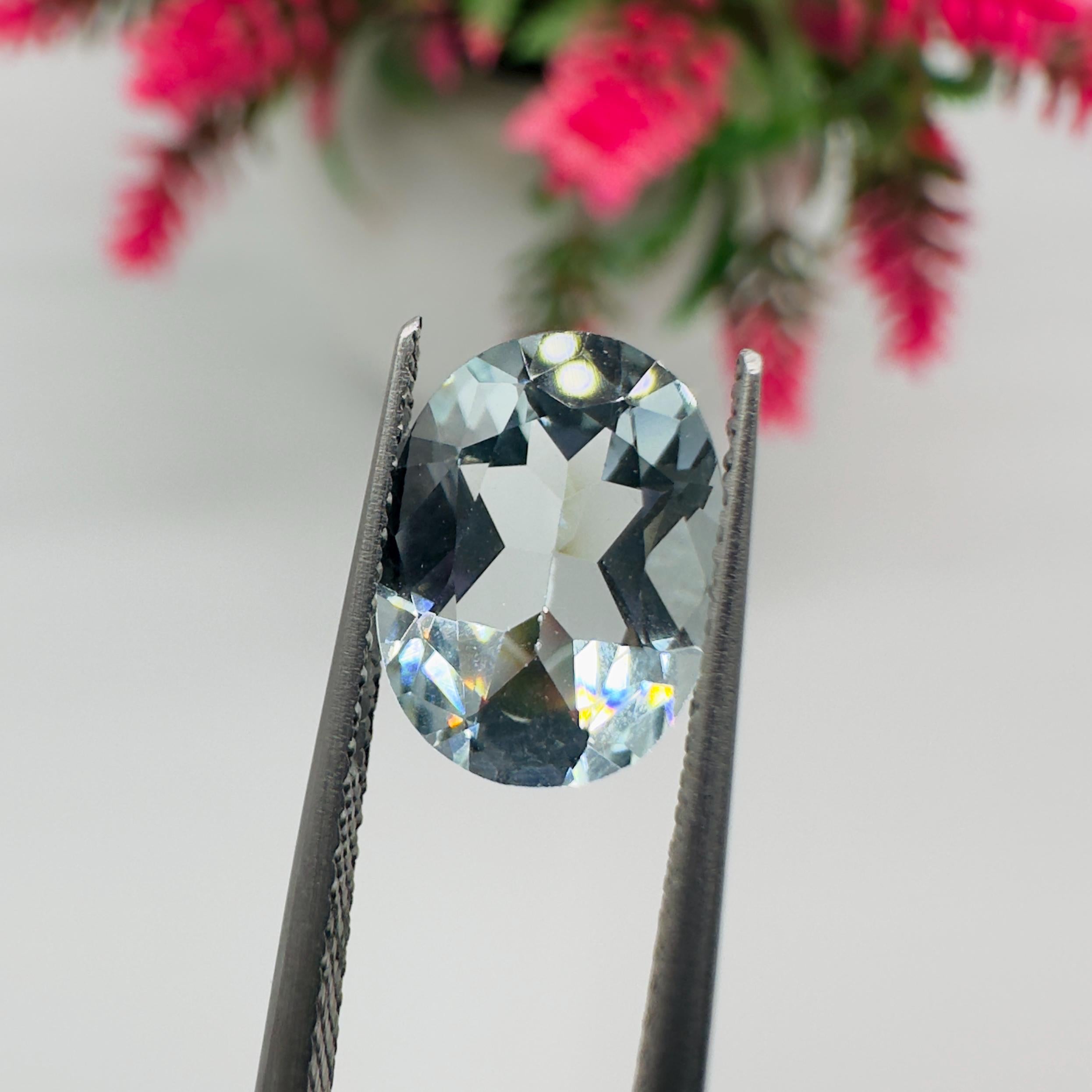 Natural Aquamarine Faceted Oval Cut Loose Gemstone 2.40 Carat AAA Light Blue Aquamarine Stone for Jewelry Making