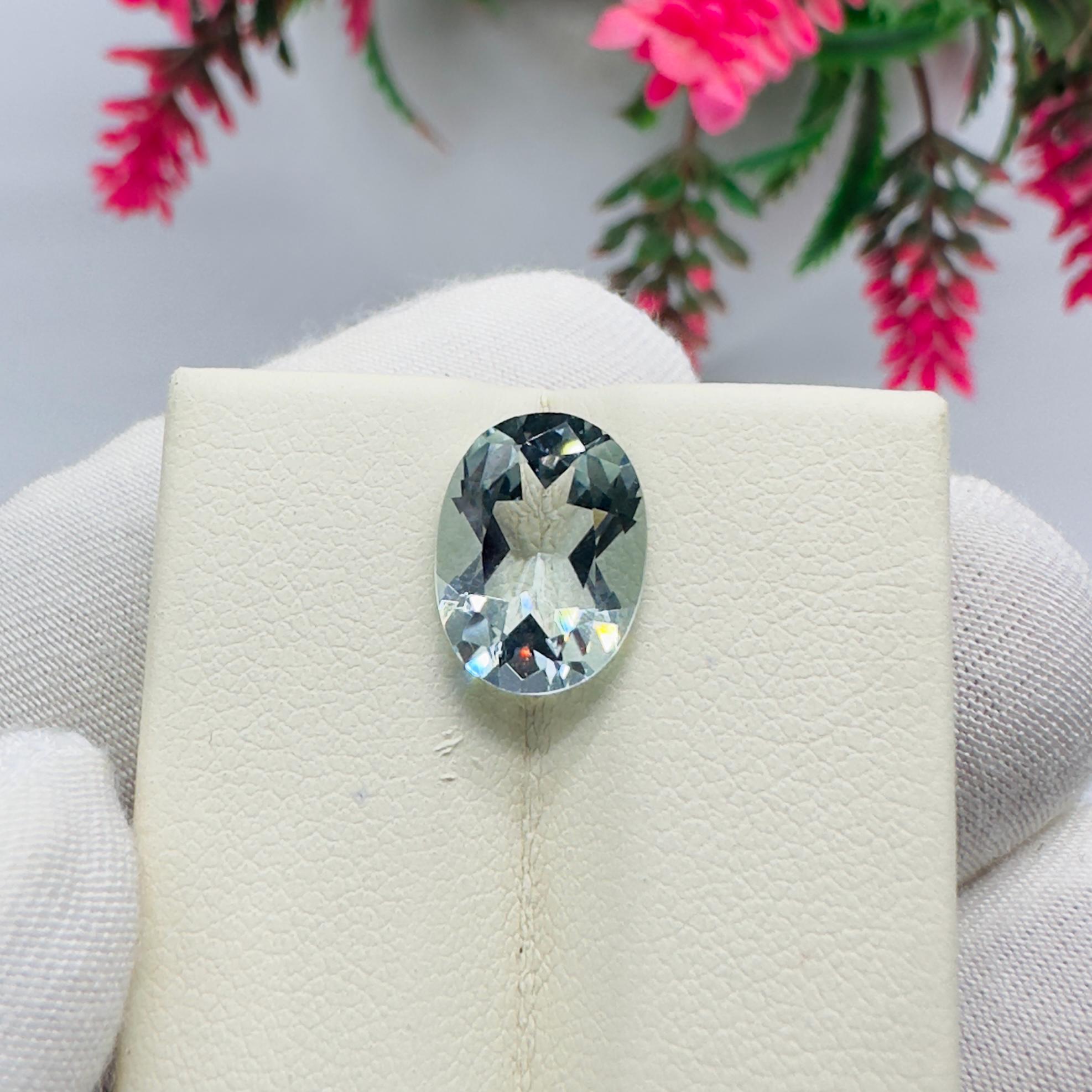 Natural Aquamarine Faceted Oval Cut Loose Gemstone 2.40 Carat AAA Light Blue Aquamarine Stone for Jewelry Making