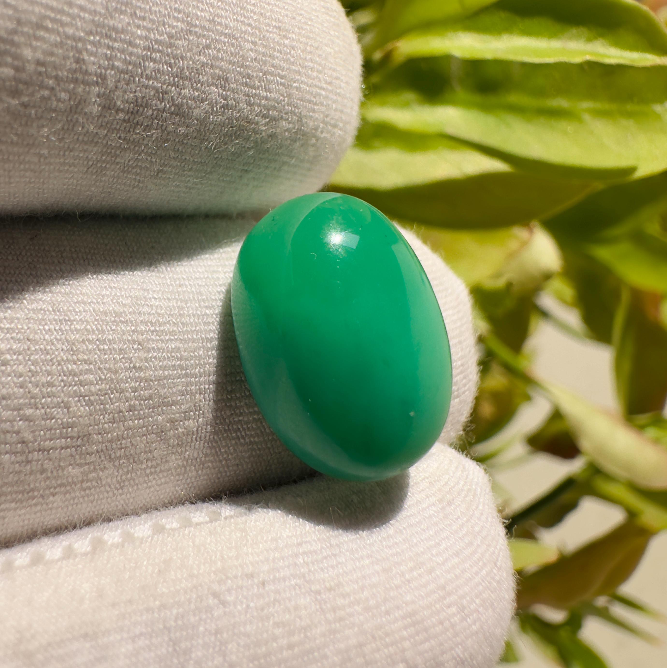Natural Chrysoprase Oval Cabochon Loose Gemstone 10 Carat AAA Green Chrysoprase Stone for Jewelry Making
