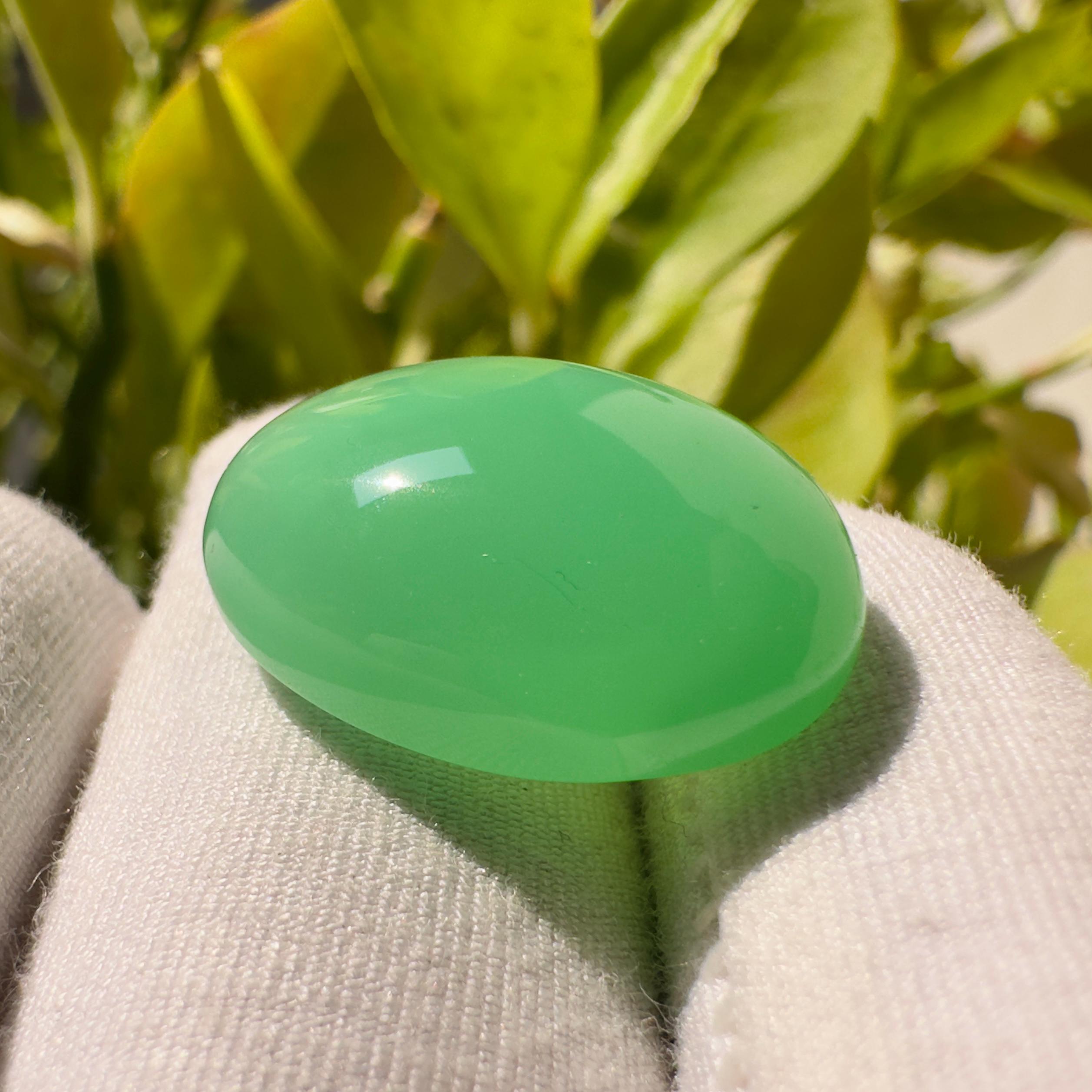 • Stone Name: Natural Chrysoprase • Shape: Oval • Cut: Cabochon • Size: 21 × 15 × 8 mm (Approx) • Weight: 19.40 Carats (Approx) • Quantity: 1 Piece