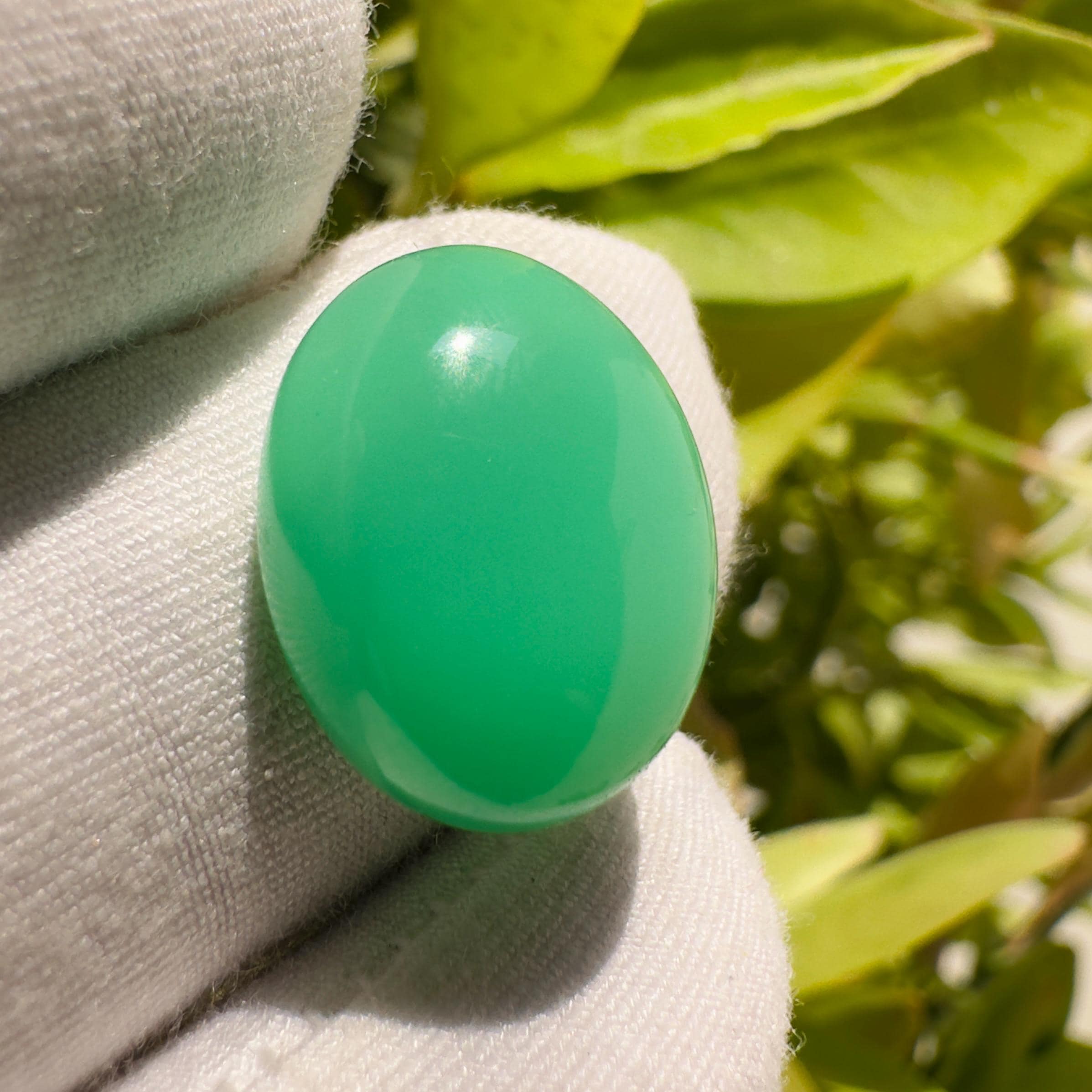 Natural Chrysoprase Oval Cabochon Loose Gemstone 10.30 Carat Green Chrysoprase Stone for Jewelry Making