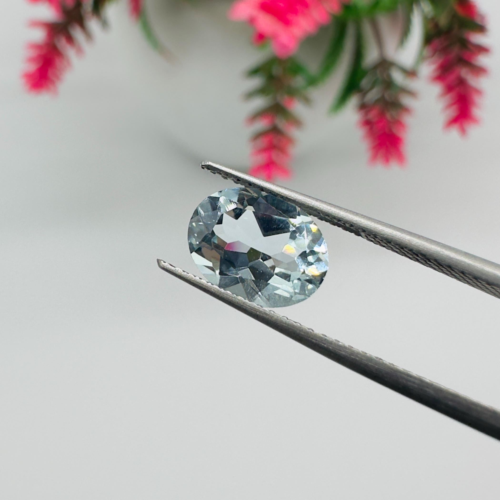 Natural Aquamarine Faceted Oval Cut Loose Gemstone 1.60 Carat AAA Light Blue Aquamarine Stone for Fine Jewelry Making