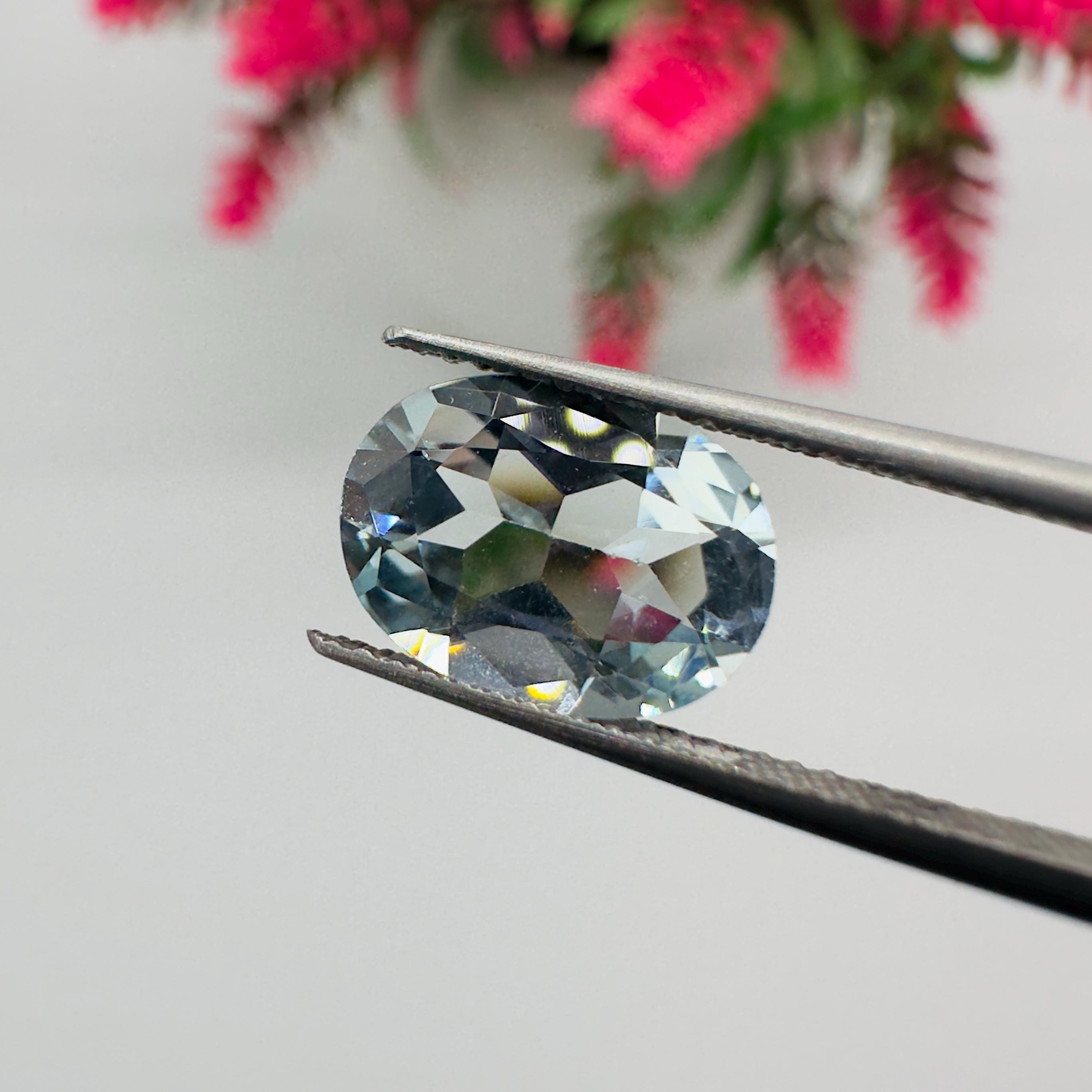 Natural Aquamarine Faceted Oval Cut Loose Gemstone 2.40 Carat AAA Light Blue Aquamarine Stone for Jewelry Making