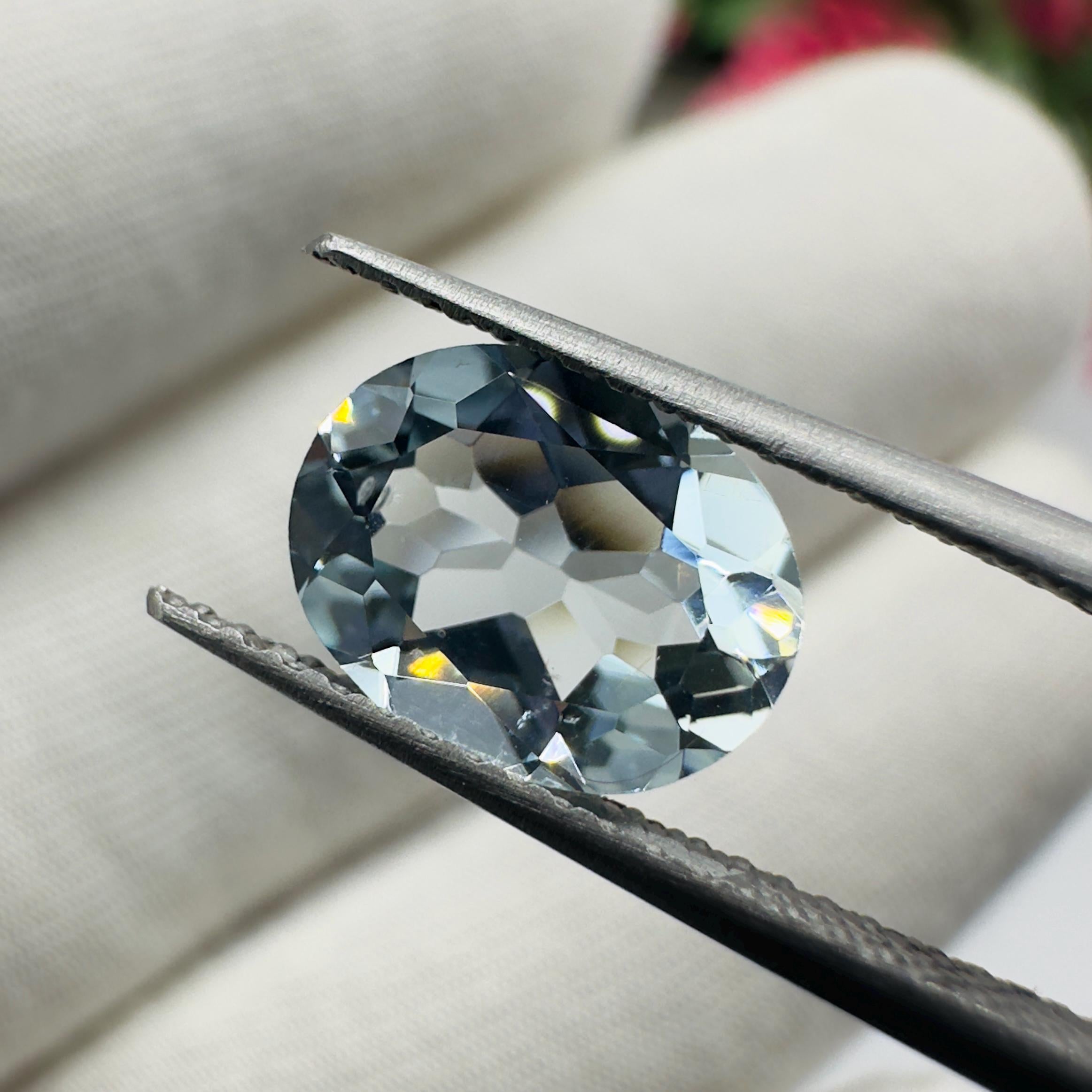 Natural Aquamarine Faceted Oval Cut Loose Gemstone 1.40 Carat AAA Light Blue Aquamarine Stone for Fine Jewelry Making