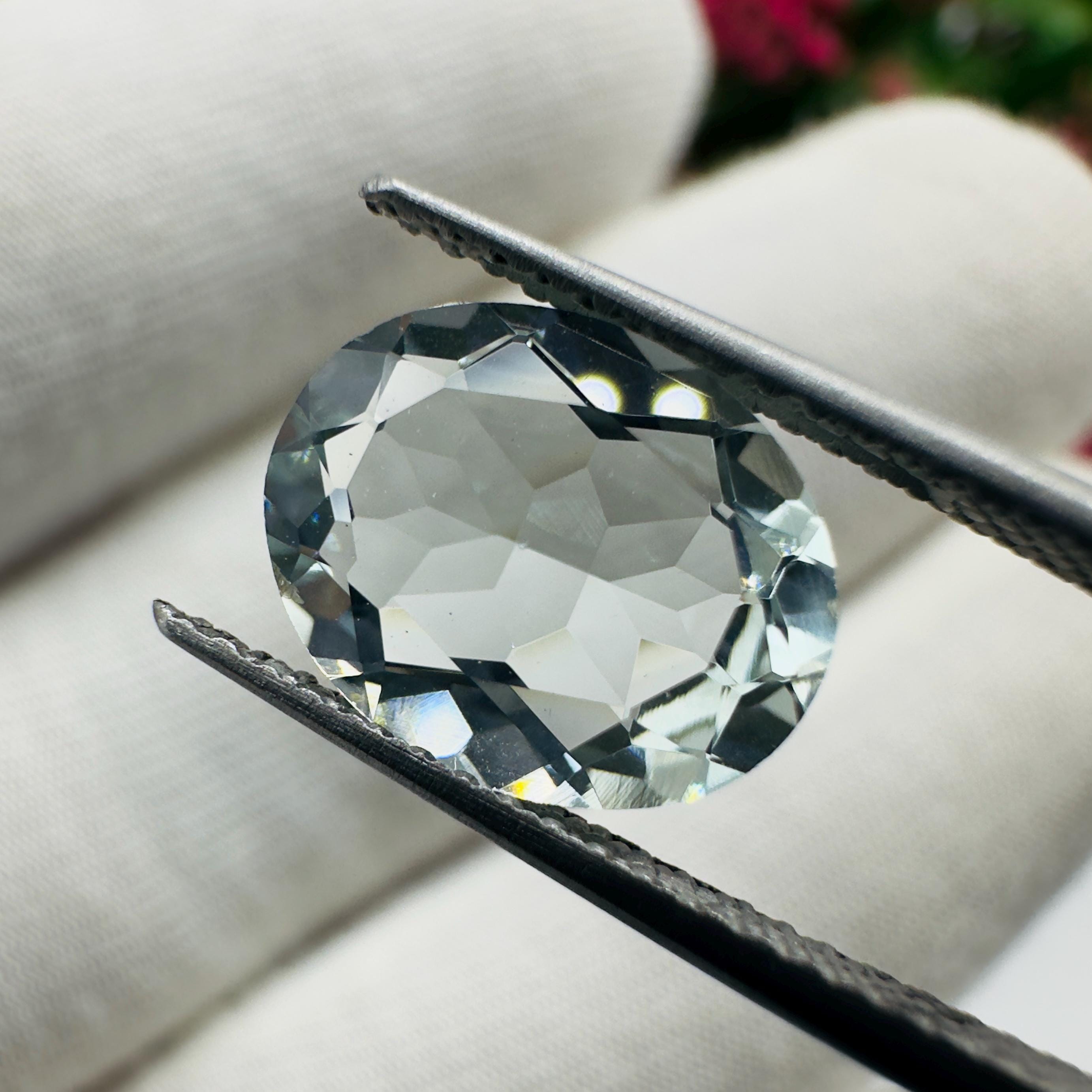Natural Aquamarine Faceted Oval Cut Loose Gemstone 2.20 Carat AAA Light Blue Aquamarine Stone for Fine Jewelry Making