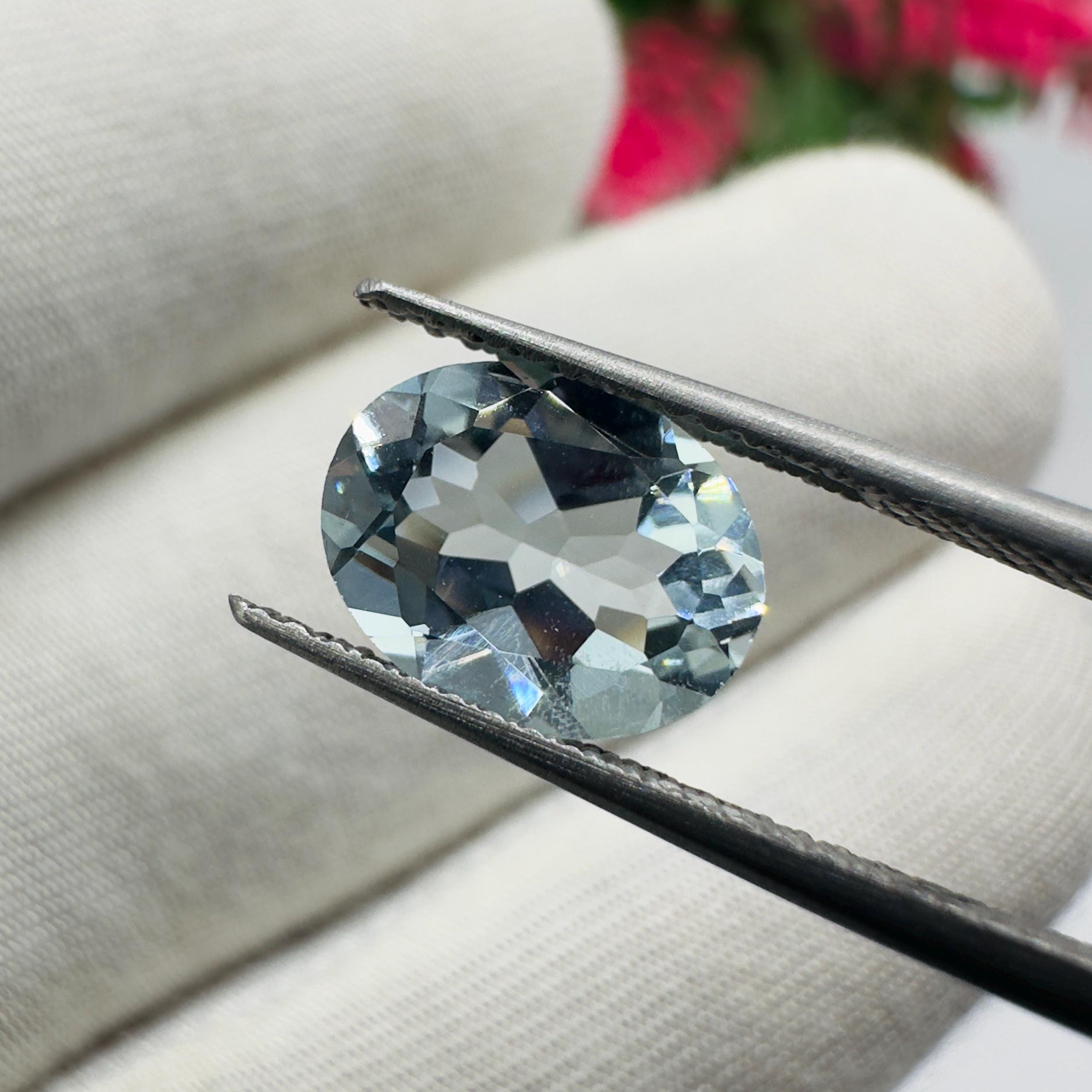 Natural Aquamarine Faceted Oval Cut Loose Gemstone 1.60 Carat AAA Light Blue Aquamarine Stone for Fine Jewelry Making