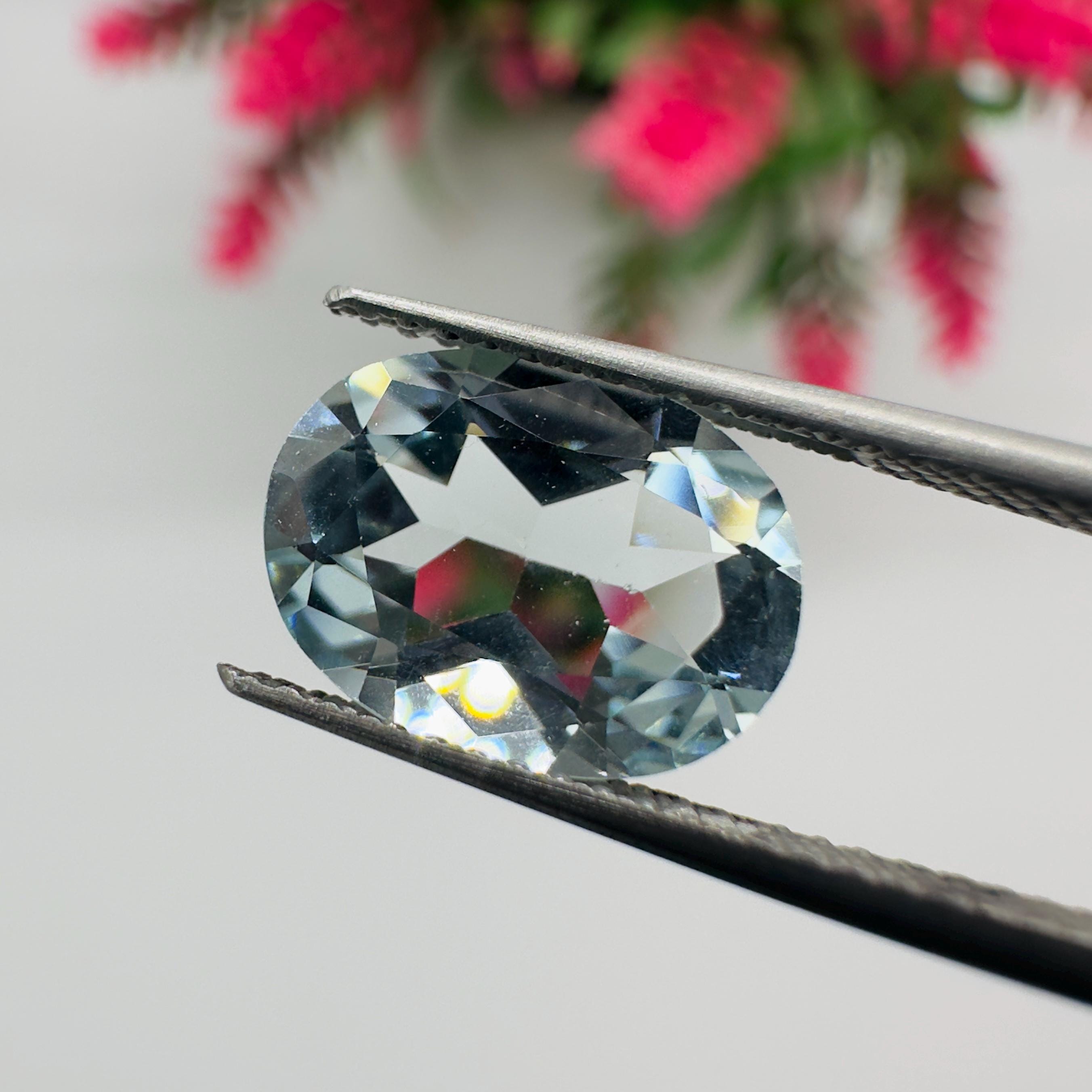 Natural Aquamarine Faceted Oval Cut Loose Gemstone 2.40 Carat AAA Light Blue Aquamarine Stone for Jewelry Making