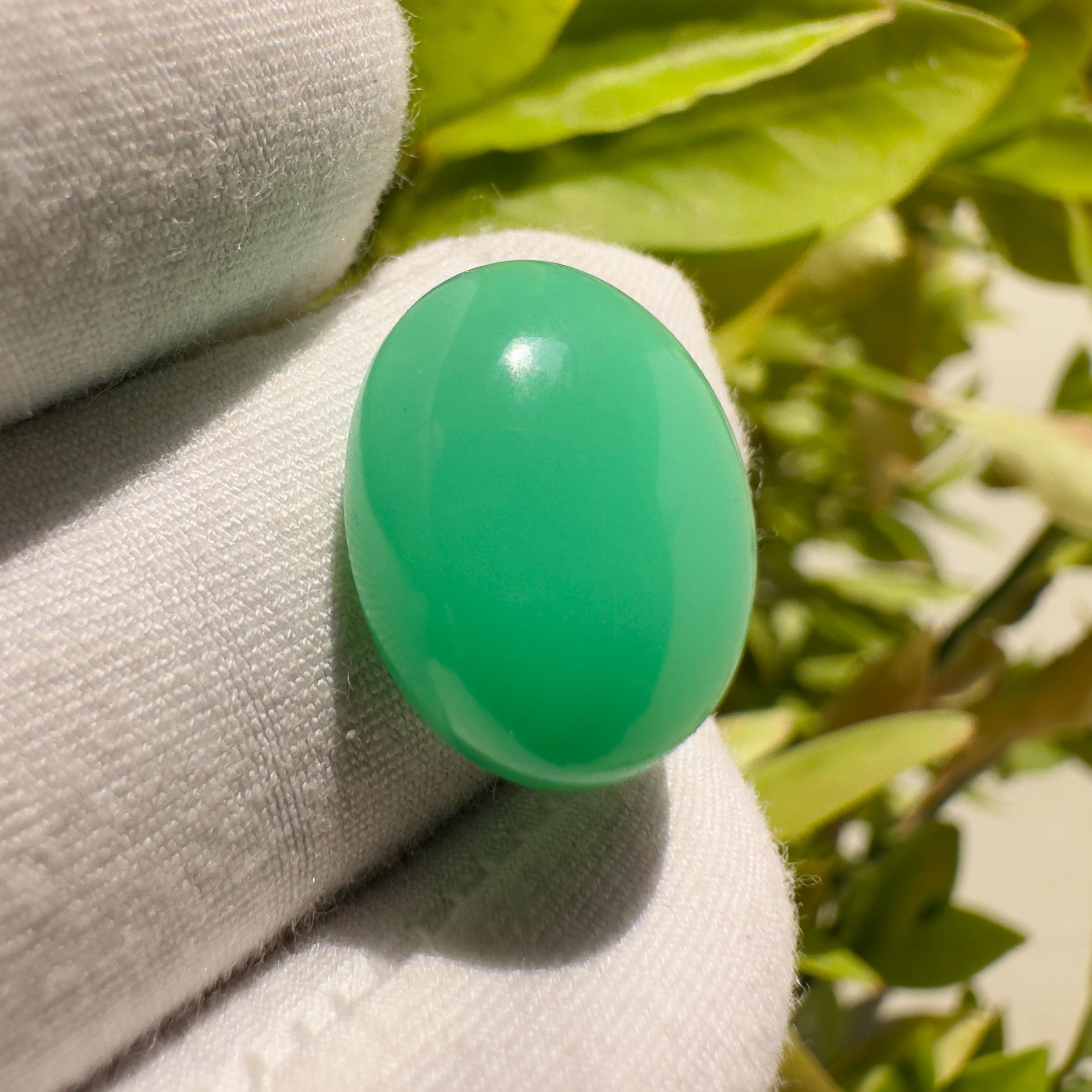 Natural Chrysoprase Oval Cabochon Loose Gemstone 10.30 Carat Green Chrysoprase Stone for Jewelry Making